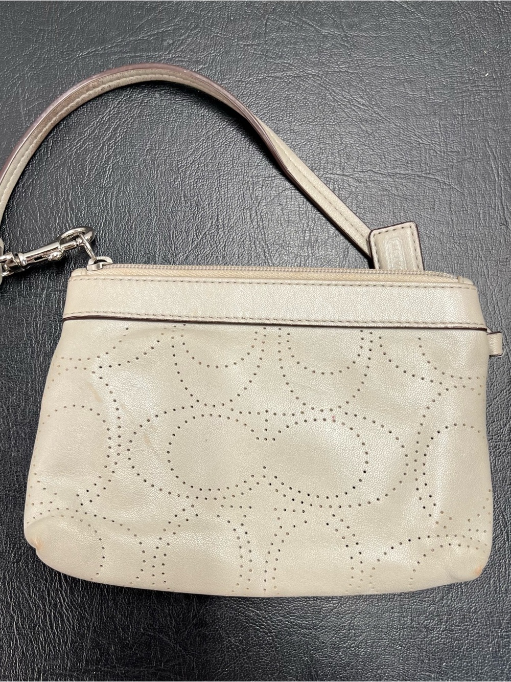 Coach perforated leather wristlet - Picture 7 of 8